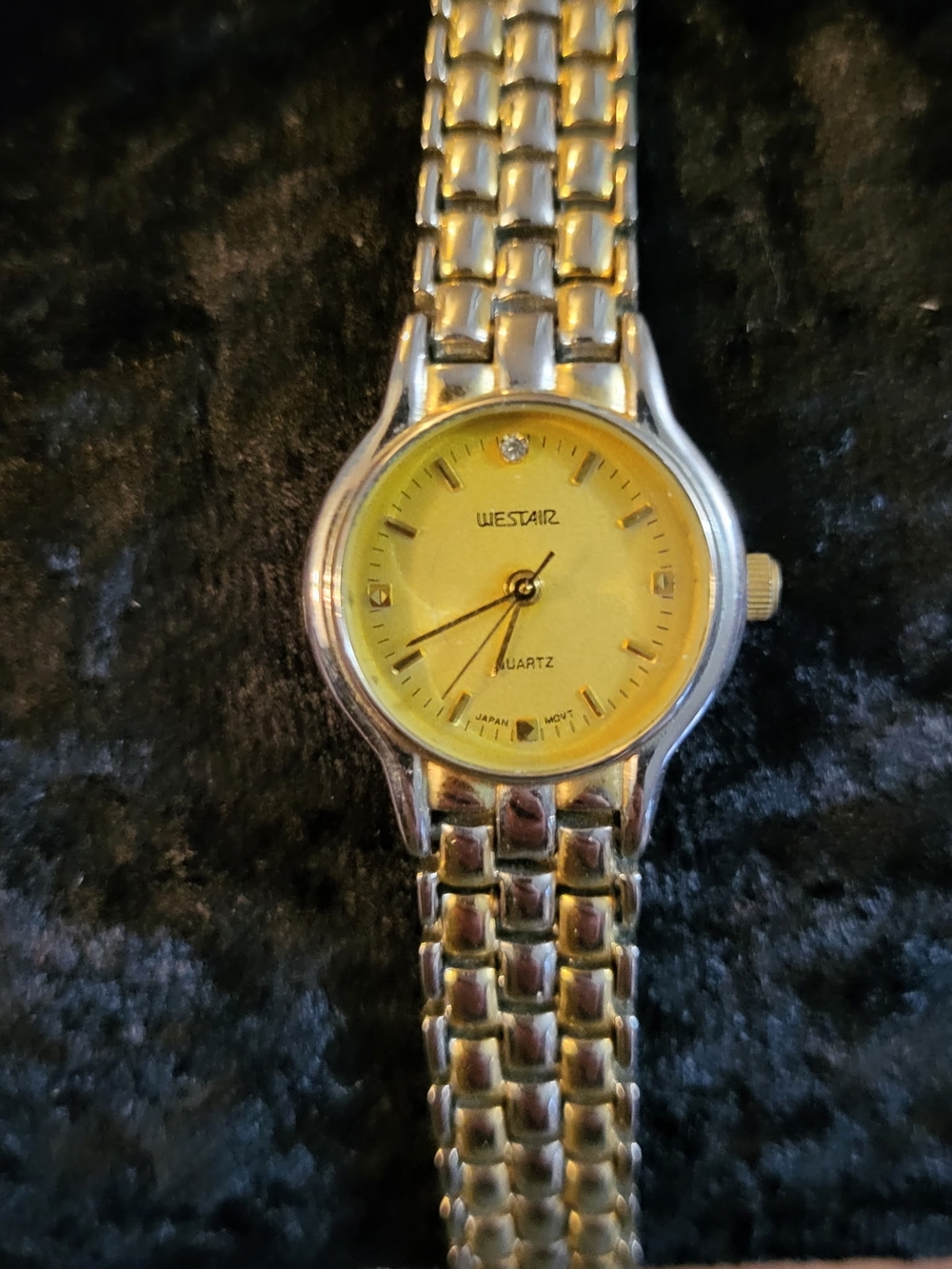 Vintage Gold-Tone Women’s Watch with Yellow Dial